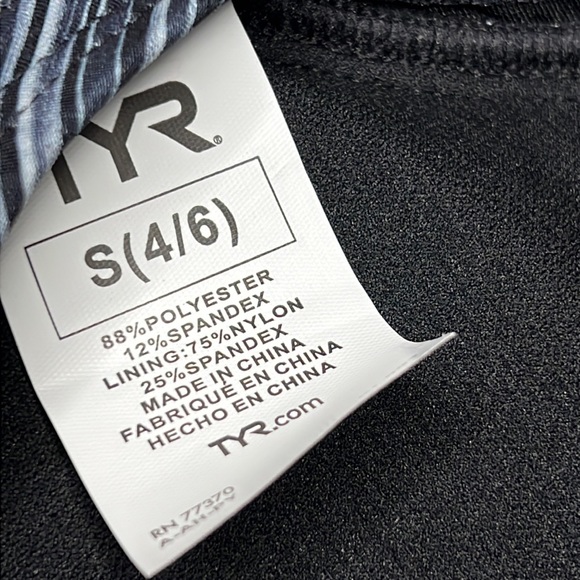 TYR upf 50+ light support padded swim bra size small - Picture 6 of 8